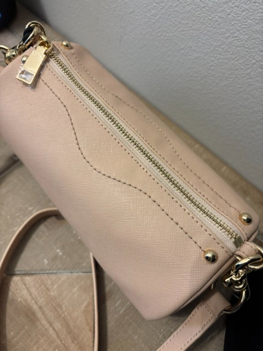 Rebecca Minkoff 100% LEATHER Nude Barrel Crossbody NWT Round Cylinder - Picture 3 of 8
